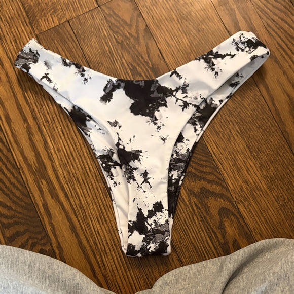 SHEIN Other - SHEIN Black and White High Rise Cheeky Bikini Bottom